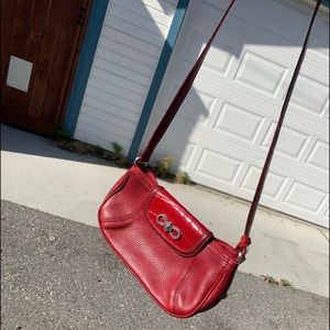 Bridgeton red leather purse